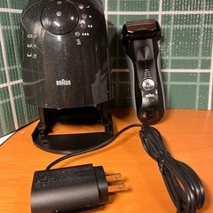 ブラウン　7840s-p シリーズ7 電気シェーバー　洗浄機付きの画像