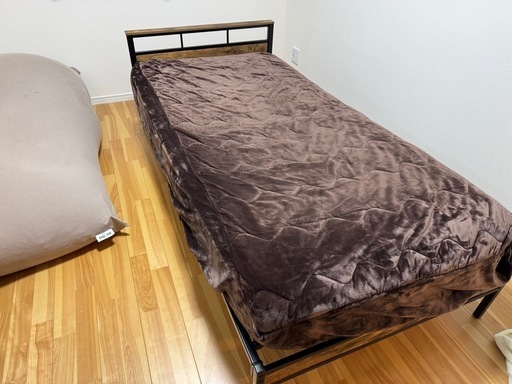 決まりました、ニトリ、シングルベッド
