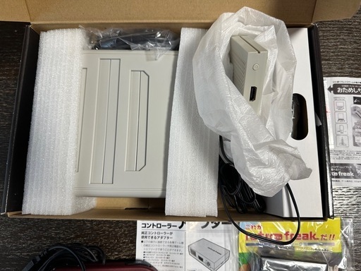 ほぼ未使用 レトロフリーク本体+追加コントローラー+HDMIアダプター+