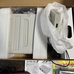 ほぼ未使用 レトロフリーク本体+追加コントローラー+HDMIアダプター+の画像