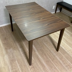 傷や汚れに強いメラミンテーブル
