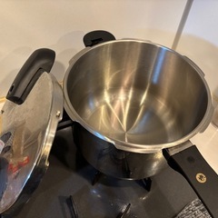 ⭐︎便利な圧力鍋⭐︎　5.5ℓ