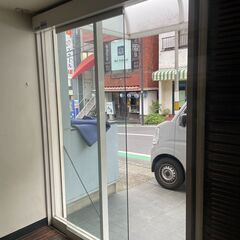 住宅や店舗事務所のガラス破損の修理は 【ガラスの生活緊急修理サー...