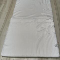 ベビー用　敷ふとん　70cm × 120cm 2つ折り可能の画像