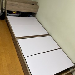 解体済❗️ベッドフレーム（収納・コンセントあり）　