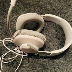 JBL QUANTUM 100 ゲーミング　ヘッドホンの画像