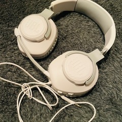 JBL QUANTUM 100 ゲーミング　ヘッドホン