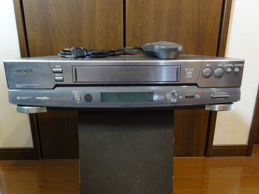 日立:VHS Hi-Fiビデオデッキ+VHS-Cビデオカセットテープ変換アダプター+リモコン　ジャンク品