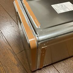 食品が入っていた、空の一斗缶です。フタ付です。の画像