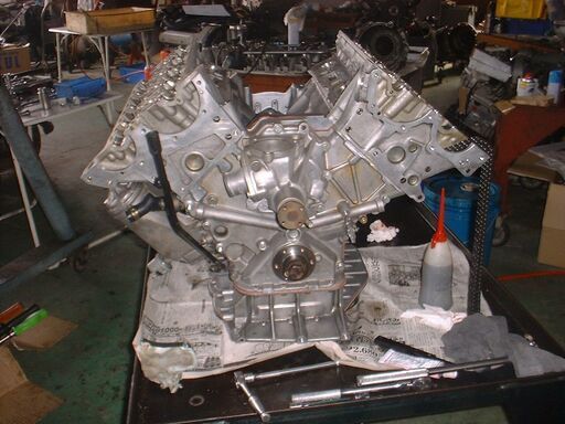 Mベンツエンジン専門工場-119各種リペア-エンジン販売