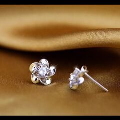 j→→→m43-2/シルバー925刻印/ブリリアントフラワーピアスＷＨ　C＊Bの画像