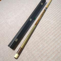 中古のビリヤードキューの画像
