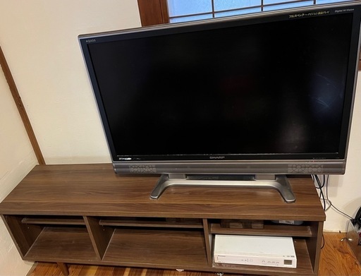 液晶テレビ(42インチ) とテレビ台