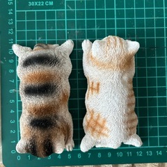 可愛いリアルな猫ちゃんの磁石　2つ
の画像