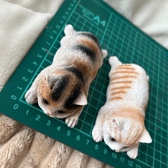可愛いリアルな猫ちゃんの磁石　2つ
の画像