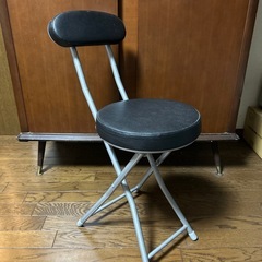 ニトリ　折りたたみチェアー