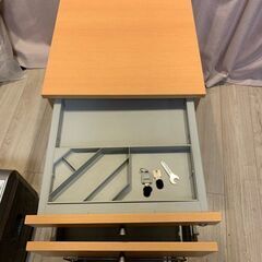 Garage fantoni//オフィス 木製ワゴン 3段 鍵・キャスター付 幅42 奥行55 高さ63cm（若干難あり）の画像