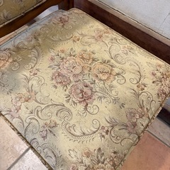 アンティーク風チェアの画像