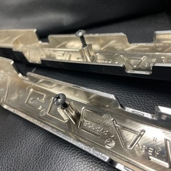 三菱 ふそう スーパーグレート　エンブレム 2個セットの画像