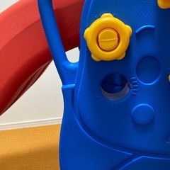 バスケットゴール付き滑り台の画像