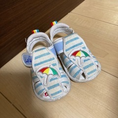 ベビーサンダル

