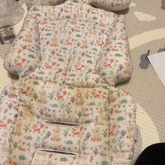 ベビーカー用のクッションシート