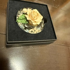 新品　クリスタルソープ　薔薇　白薔薇　ガラス花瓶　ダイヤモンドケース　ホワイトの画像