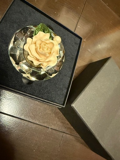 新品　クリスタルソープ　薔薇　白薔薇　ガラス花瓶　ダイヤモンドケース　ホワイト