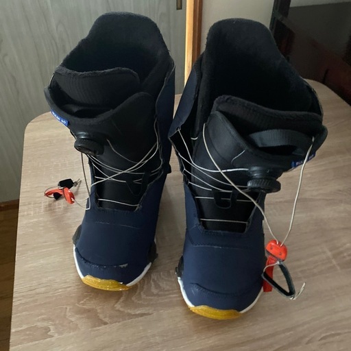 Burtonスノーブーツ