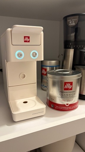 【イタリア製ほぼ新品同様、カプセル付】カプセル式コーヒーマシン illy ホワイト Y3.3