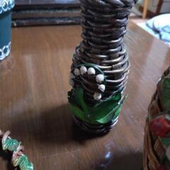 陶器の花瓶の画像