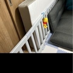 IKEA スラットゥム　シングルベッドフレーム・マットレス・マットレスシーツ　3点セット の画像