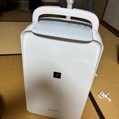 プラズマクラスター除湿機 Sharp製 CV-J71-W