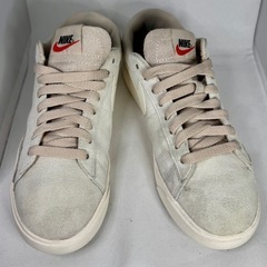 ナイキ ブレーザー LOW スエード ウィメンズシューズ　24.5cmの画像