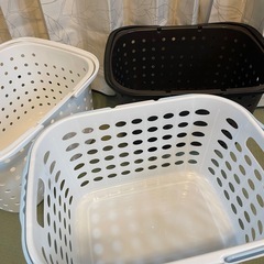 洗濯カゴ3つ