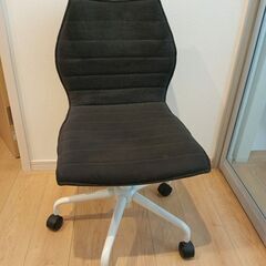 [お取引中]値下げしました。①椅子、高さ可変42～54cm、キャ...