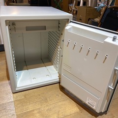 お得 SENTRY セントリー ダイヤル式 耐火金庫 W5460 A4ファイル 縦収納 56.6Lの画像
