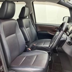 【48回払いが新登場♪今までより更にお買い求め頂き易く！】今回は【トヨタ エスクァイア　ハイブリッド 　Ｇｉ】をご紹介！の画像