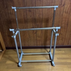 ハンガーラック売り切れました