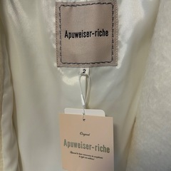 【Apuweiser-riche】アイボリー ファー付きジャケット※新品未使用の画像