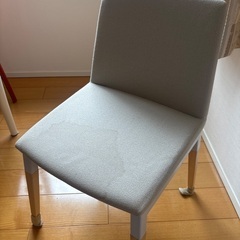 定価9万円ダイニングチェア二脚あります