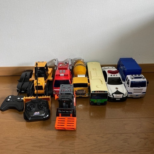 はたらくくるま　おもちゃ　車