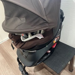 エールべべ　チャイルドシートの画像