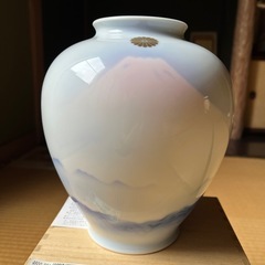 値下げしました　花瓶　【赤富士】　宮内庁御用達　有田焼　　　　　の画像