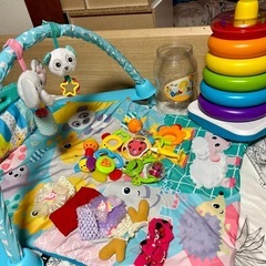 ベビージム　プレイマット　おもちゃ多数付の画像