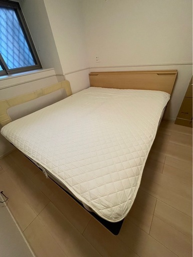 受け渡し者決定しました】【クイーン・大量収納】ニトリ油圧式跳ね上げ