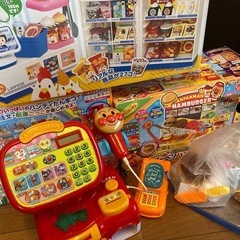 アンパンマンおもちゃ３つとローソンおもちゃ