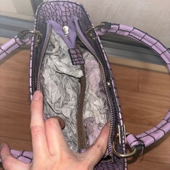 紫 ショルダーバッグ ハンドバッグの画像