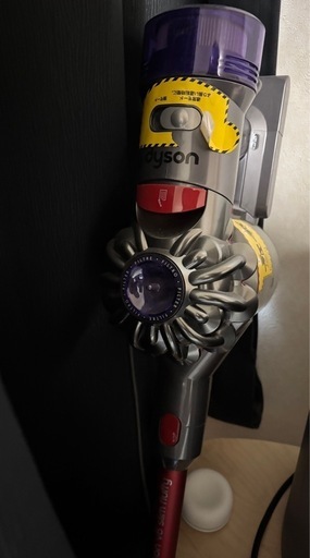ダイソン掃除機　Dyson V8 Slim Fluffy 他にも出品してます！