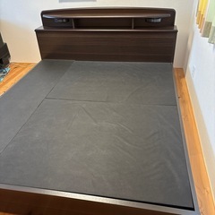 ベットフレーム　クイーンサイズの画像